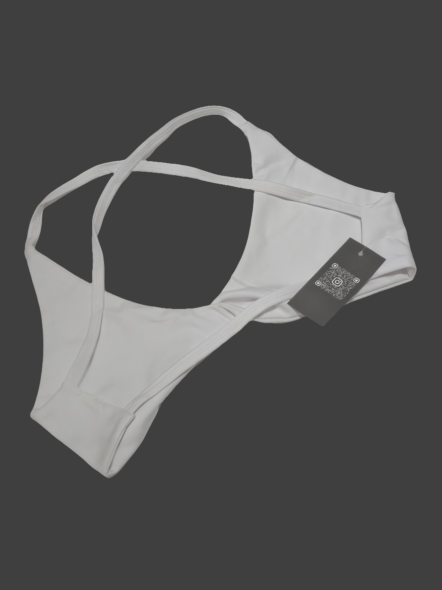 woman's white sports bra